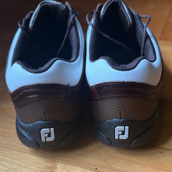 FootJoy Super Lites White Brown Leather Saddle Golf Shoes Cleats Men’s 9.5 - Picture 2 of 8